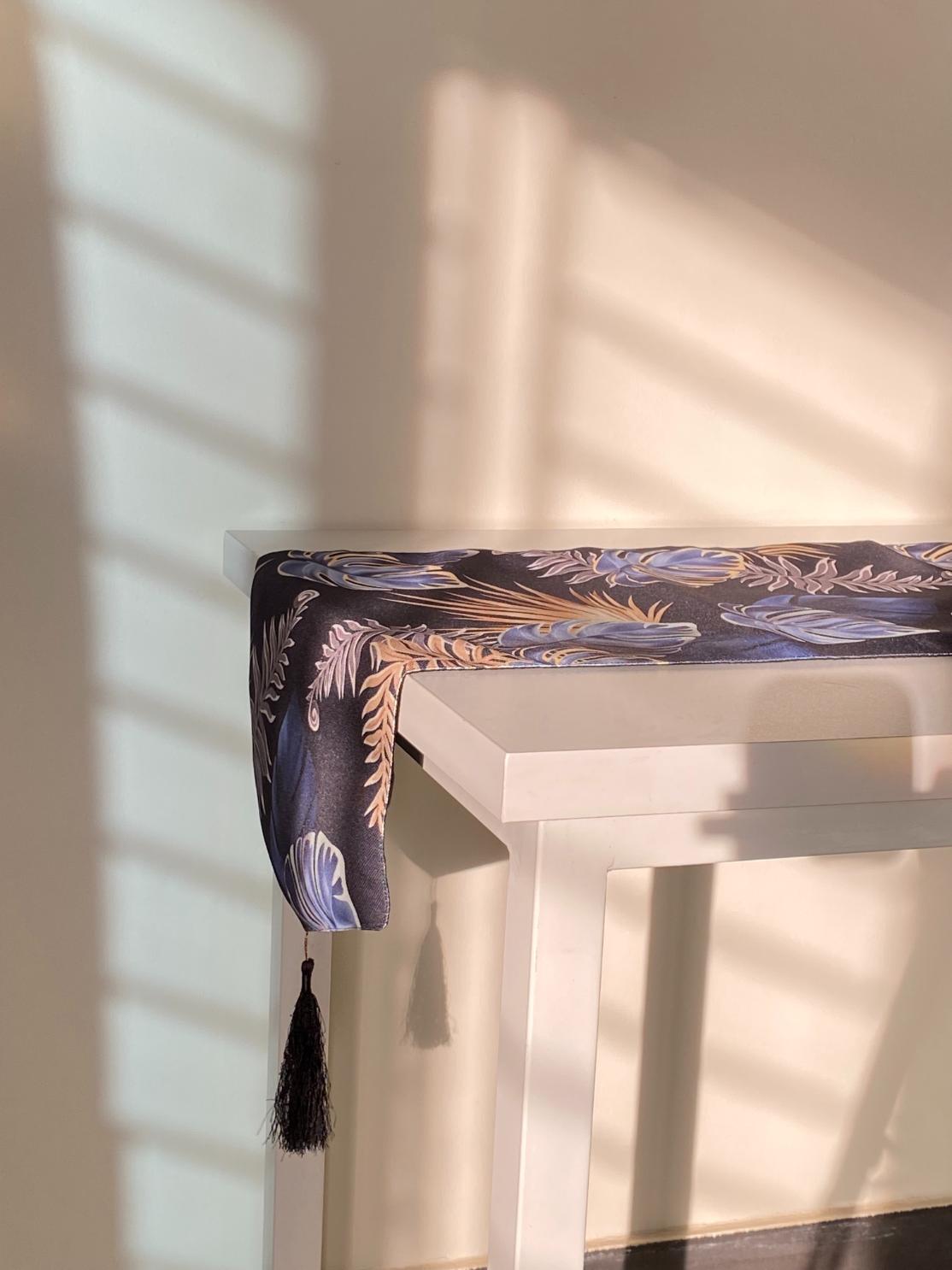 Printed - Moon Leaves Table Runner Trendy Home