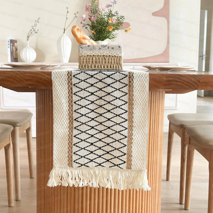 Crochet - Chic & Ivory Table Runner Trendy Home